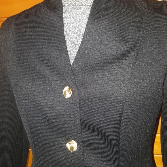 Adorable Jacket - Picture 4 of 11